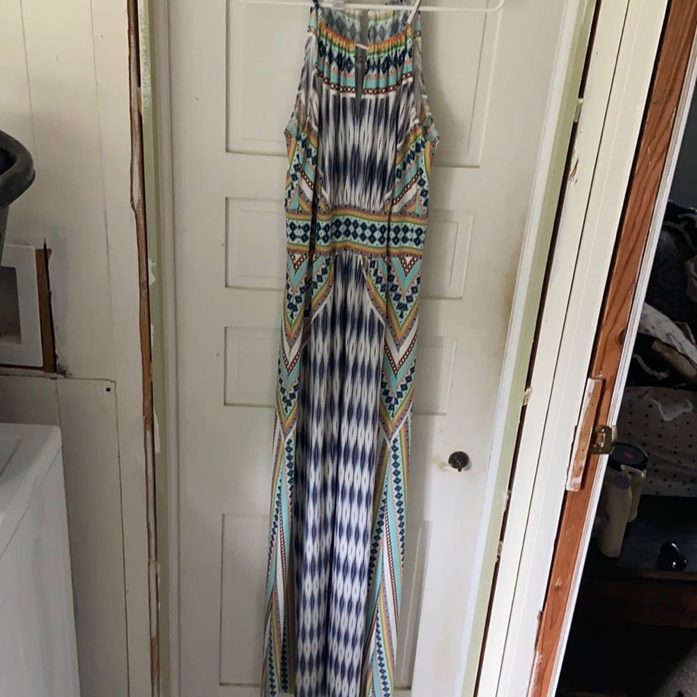 Beautiful maxi dress!
